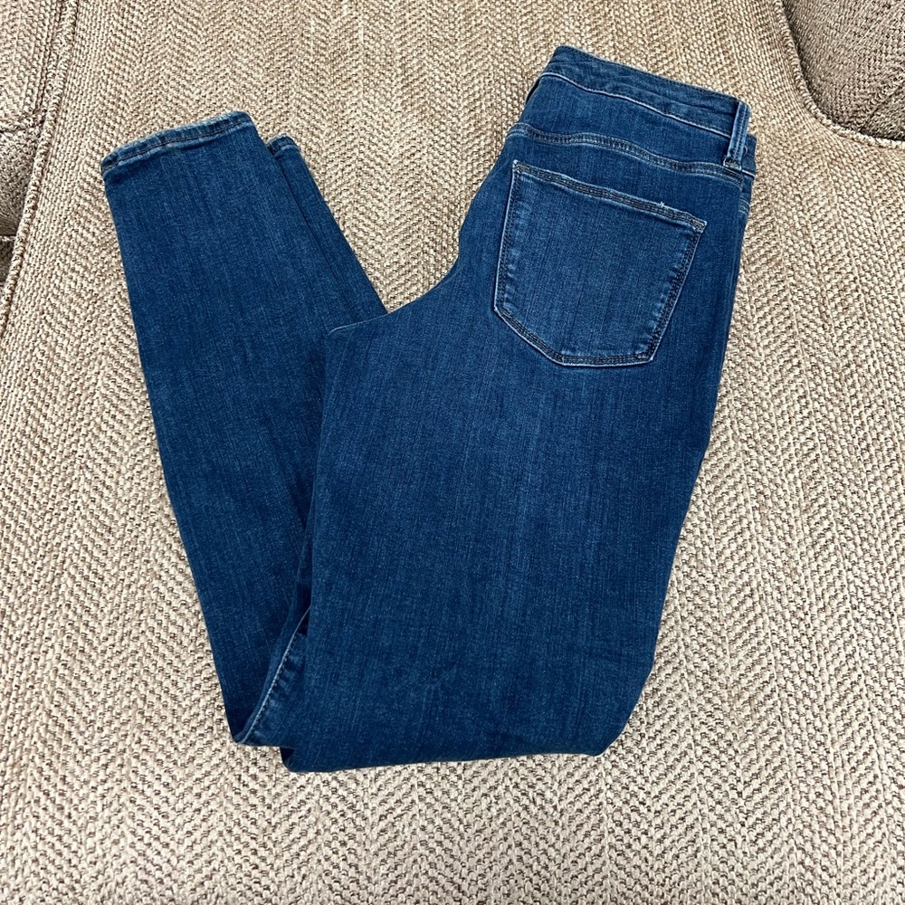 Universal Thread High Rise Skinny Jean Size 4/27R